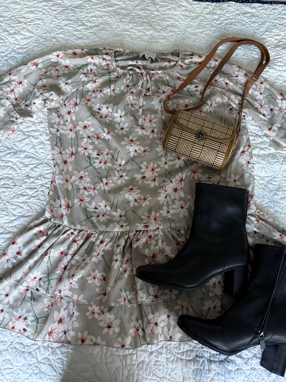 Hayden Floral Peplum Knee-Length Dress in Green & Pink Floral Size Small